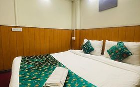 Hotel Palm Street Near Taj