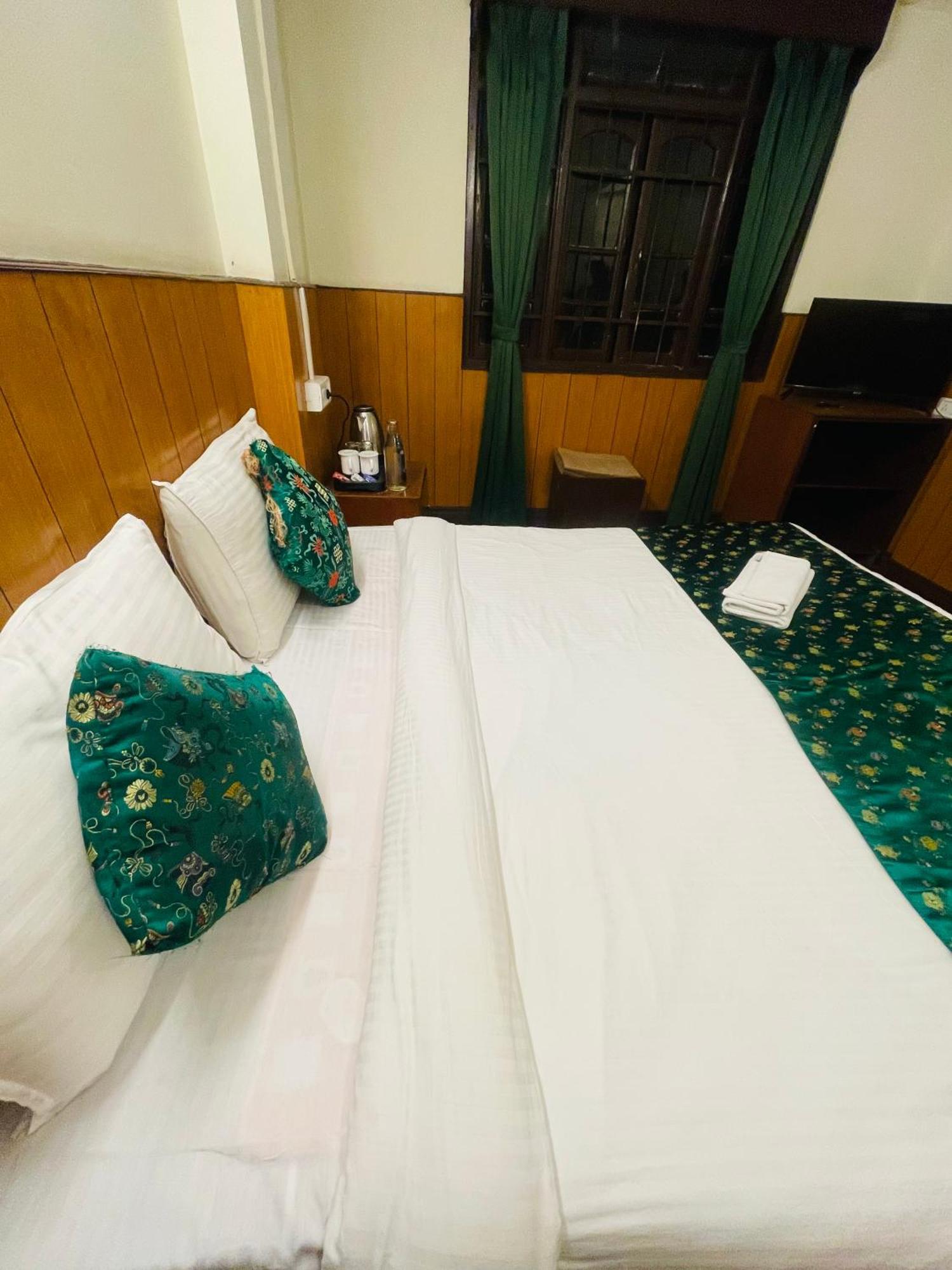 Hotel Palm Street Near Taj Agra  Exterior photo