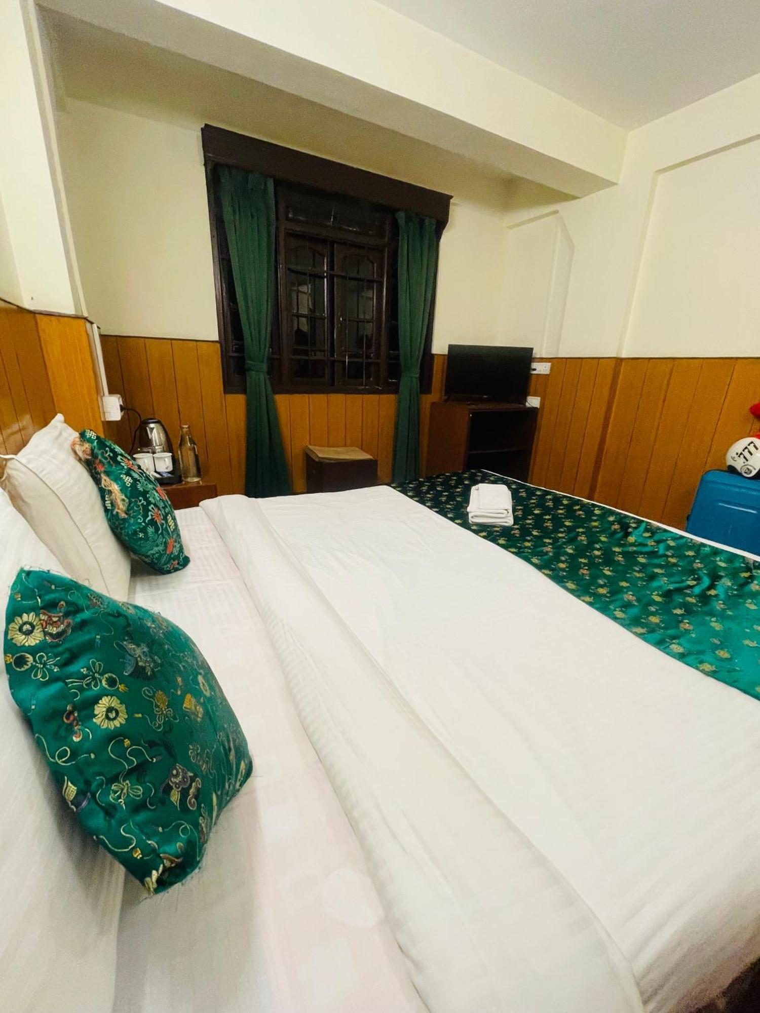 Hotel Palm Street Near Taj Agra  Exterior photo