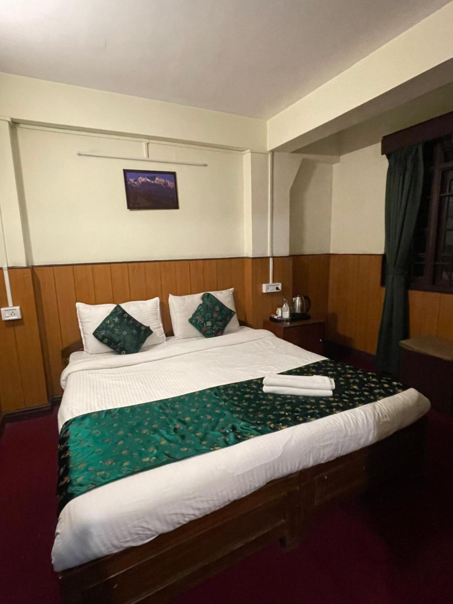 Hotel Palm Street Near Taj Agra  Exterior photo